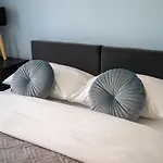Ursus Comfy Apartment With Free Parking